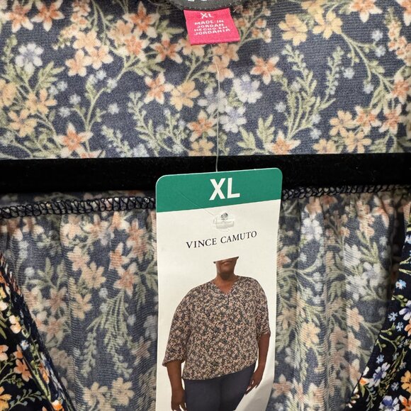 NWT Vince Camuto 3/4 Length Sleeve Navy Floral Top - Picture 4 of 7